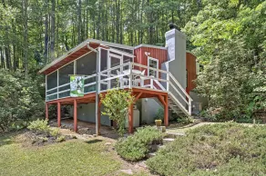 'the Red Loft' Candler Cottage Near Hiking Trails! - Interiør