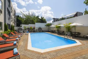 Best Western Premier Plainview-Long Island Hotel - Pool