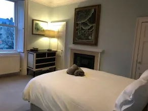 St James Square - Room