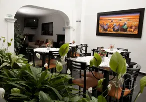 Hotel Central House a 5 min de la Embajada Americana - Restaurant
