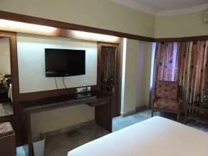 Hotel PLR Grand - Zimmer