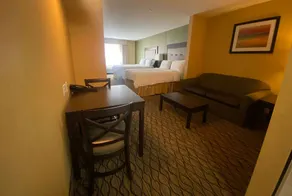 Holiday Inn Express and Suites Fort Saskatchewan - Chambre