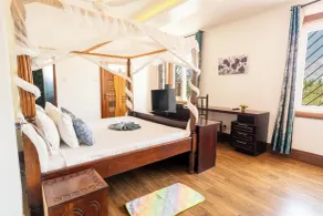 Queens Chateau Boutique Villa - Room