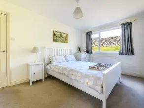 2 Orchard Leigh - Camera