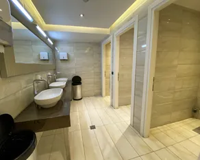 Senator Hotel - Bathroom
