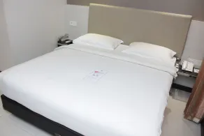 Verse Lite Hotel Gajah Mada - Room
