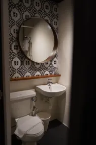 Check-Inn at Little India - Bathroom