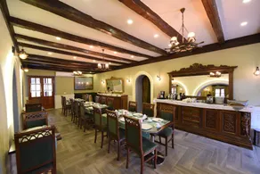 Rose Garden Hotel - Restaurant