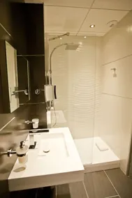 Hotel des Arceaux - Badezimmer