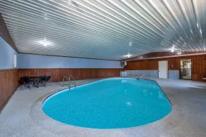 Travelodge by Wyndham Livingston - Piscine