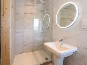 Jolly Sailors Retreat - Bathroom
