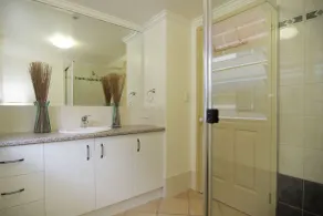 Mediterranean Beachfront Apartments - Salle de bain
