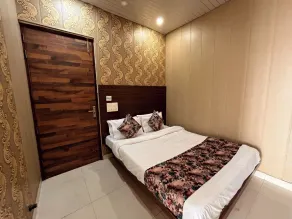 The Pearl Grand Chandigargh - Room