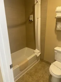 Anaheim Astoria Inn & Suites - Bathroom