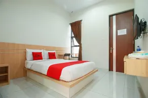 RedDoorz Syariah near Universitas Jenderal Soedirman - Værelse