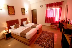 The Hideout Agra Garden Homestay - 11 minutes to Taj - Room