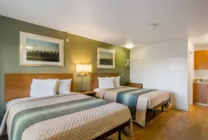 HomeTowne Studios by Red Roof Denver - Glendale/ Cherry Creek - Chambre
