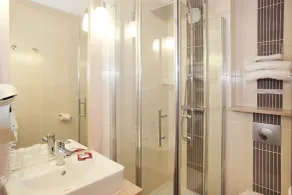 Brit Hotel Essentiel de Granville - Baño