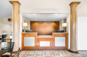 SureStayPlus Hotel by Best Western San Jose Central City - Réception