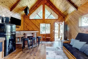 1 BR Dog-friendly Home w/ Fire Pit, Near Creek - Innvendig