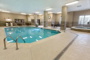 Drury Inn & Suites Louisville North - Piscine