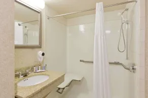 Wingate by Wyndham Charlotte Airport - Salle de bain