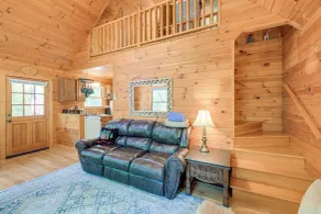 Charming Cabin w/ Wraparound Deck in Blue Ridge! - Innenbereich