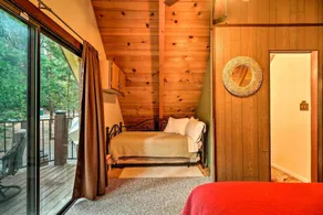 Twain Harte Mountain Cabin w/ Deck - 3 Mi to Dtwn - Værelse