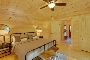 12 Mi to Sugar Mtn! Group Getaway w/ 2 Decks - Interiør