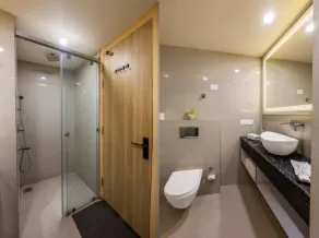 HOTEL VENUE Delhi Airport - Bathroom