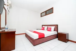 SUPER OYO Capital O 1644 Hotel Griya Kencana - Room