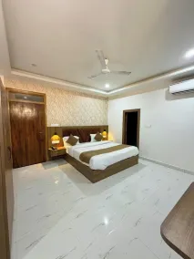 Shri Prem Sharnam -By The Aureo Hotels - Room