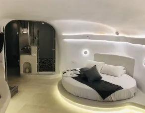 Marann Cave - Quarto