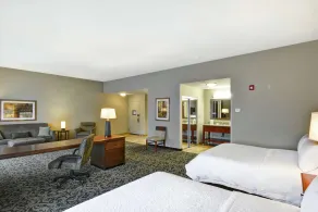 Hampton Inn and Suites New Hartford/Utica - Room