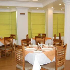 Hotel Rahat Regency - Restauración