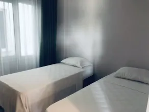 Ayris Apart - Camera