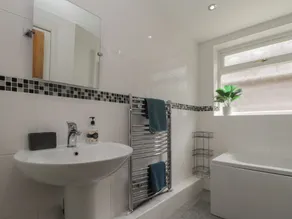 6 Sydney Road - Bad