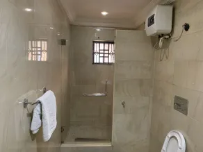 Islanders Lounge and Hotel - Baño