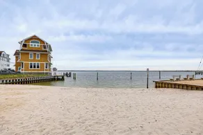 Walk to Beach! Pet-friendly Getaway in Lavallette - Interni
