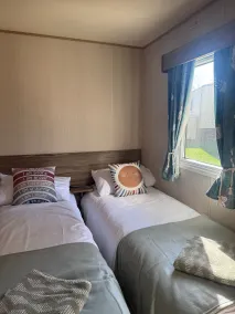 Cozy Caravan at Tower Lawn, Haggerston Castle Perfect Family Getaway - Rum