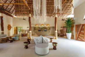Hotel Shibari - Restaurant & Cenote Club - Rezeption