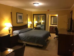 Dragon INN & Suites - Room