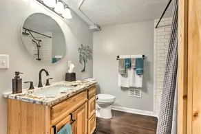 11 Mi to Denver Zoo: Lakewood Studio w/ Fire Pit! - Interior