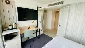 The View Hotel - Room