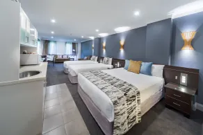 Hyde Park Inn - Room