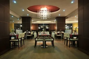 Gold City Apartment - Ristorante