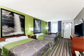 Super 8 by Wyndham Clarksville Northeast - Chambre