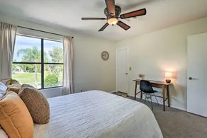 Ideal for Snowbirds! Poolside Getaway in Glendale - Innvendig