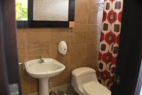 Hotel Las Mercedes Airport-Quito - Bathroom