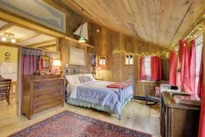 Cozy 1930s-style Waterfront Maine Cabin w/ Dock! - Interiør